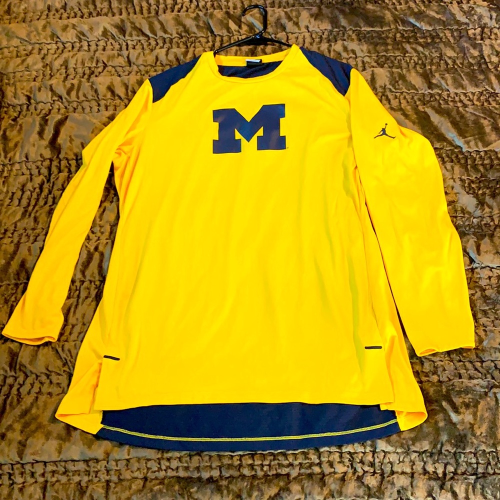 Michigan Jordan Dri fit long sleeve shirt sz L